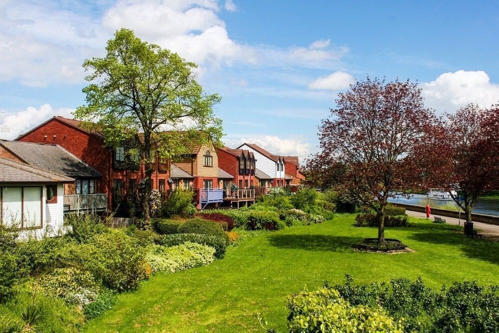 Waterfront property in UK can see a price premium of up to 81, new