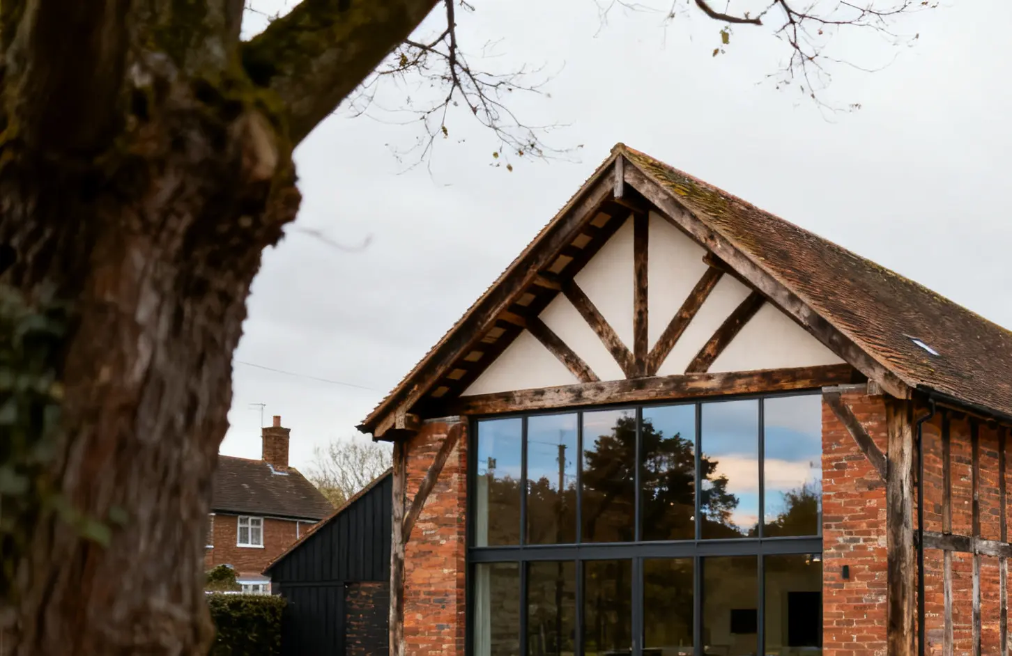 Specialist lender provides £1.9m bridging loan for Watford barn