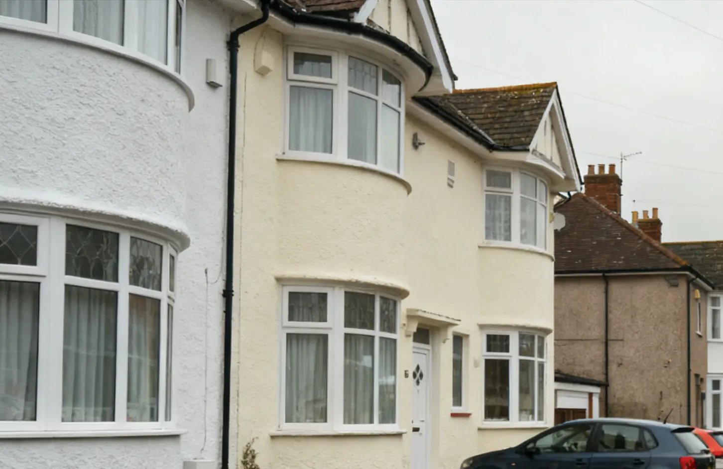 UK house price growth slows to 0.8% in September