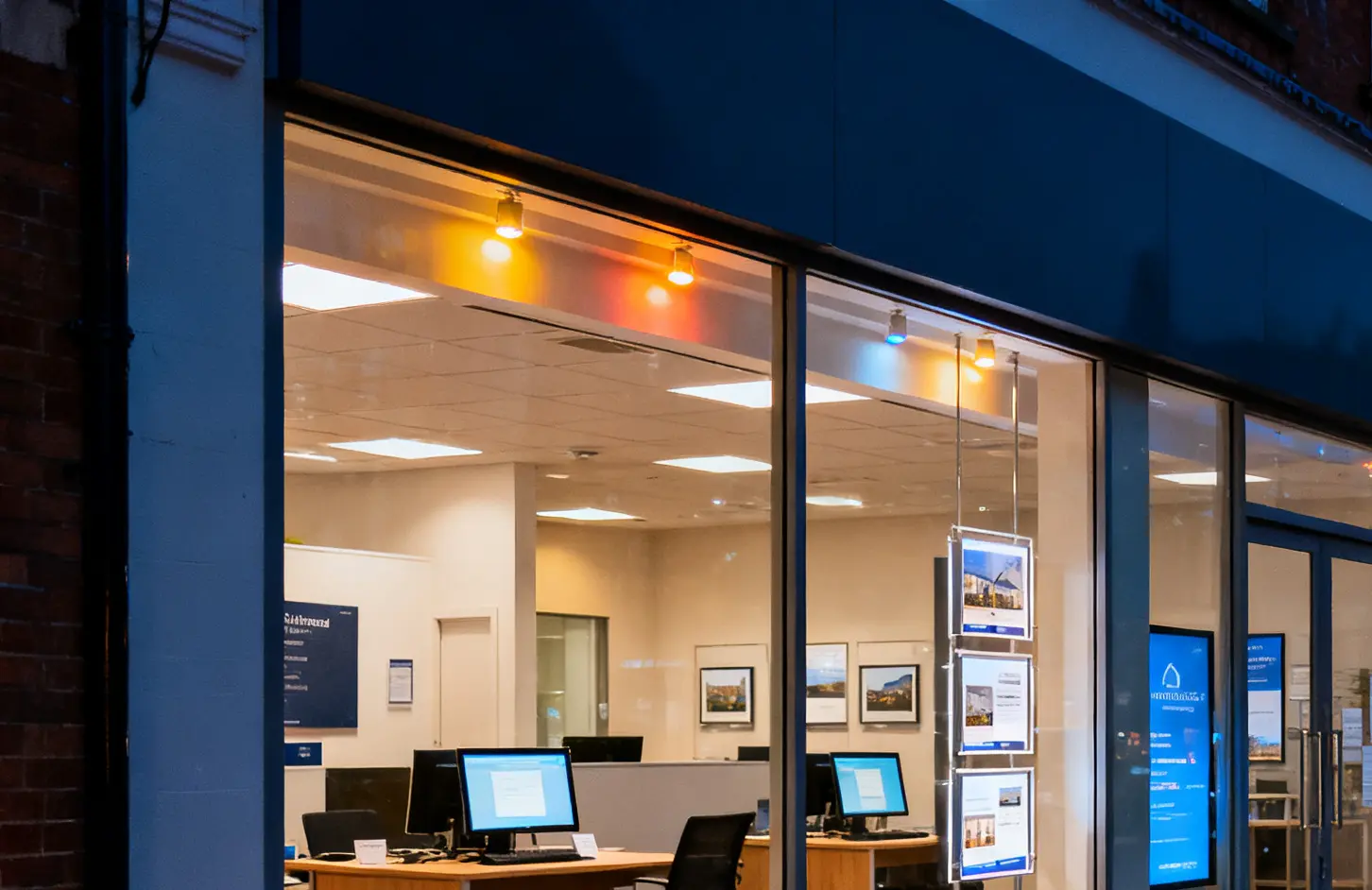 43% of estate agency enquiries arrive outside office hours