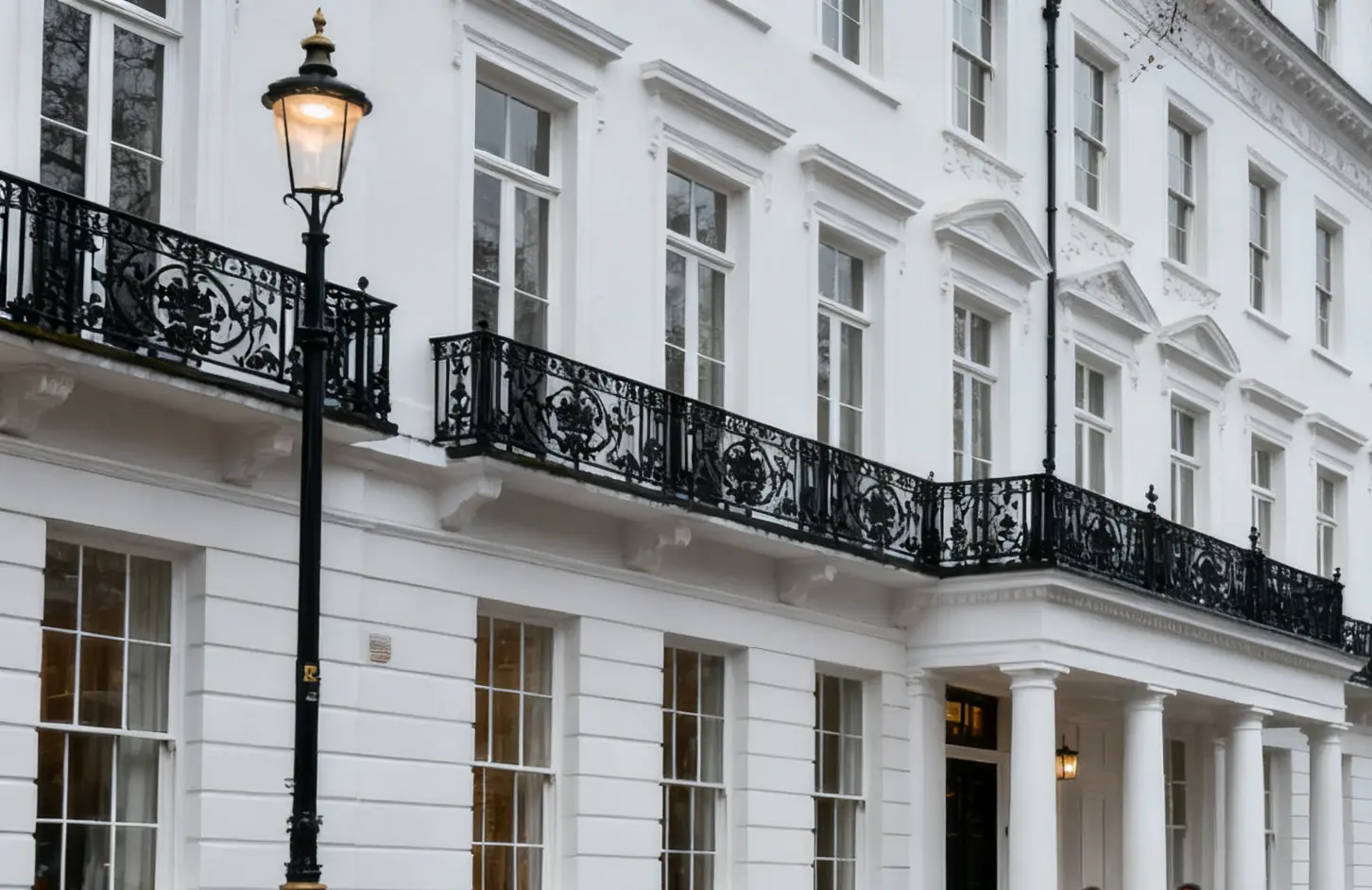 Prime London property prices fall 5% in third quarter